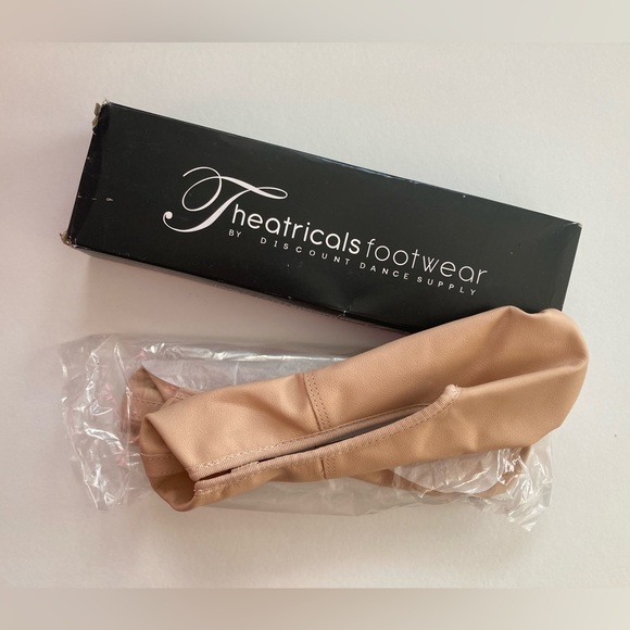 Theatricals Footwear | NEW Pink Full Sole Ballet Shoes T1000 6M - Picture 2 of 5